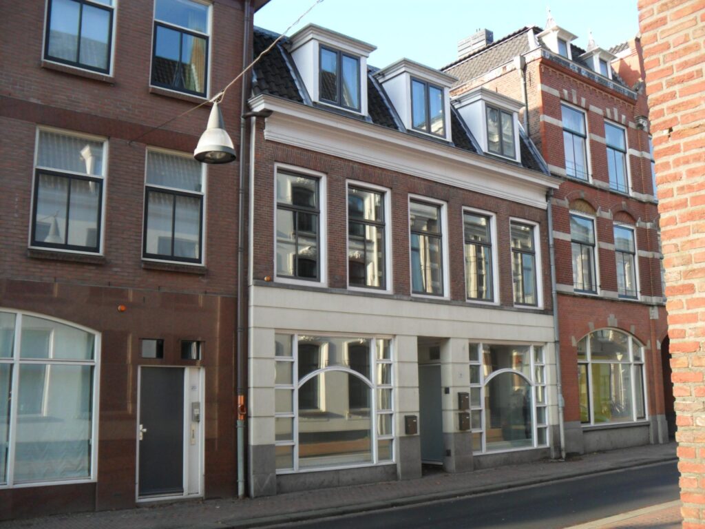 1e Dorpsstraat 18